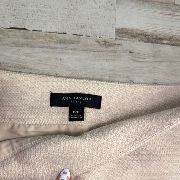 Ann Taylor Women’s Cream Textured Skirt with Button-Detailed Skirt - Picture 7 of 14